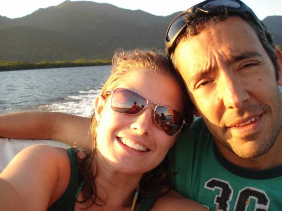 Indo de voadeira ver Sambaquis na Ilha do Cardoso - SP